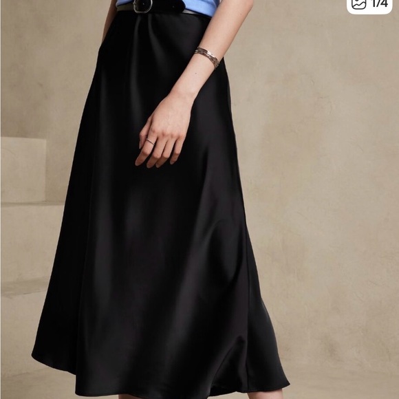 Banana Republic Dresses & Skirts - Banana Republic Maxi Skirt bias cut stretch waist